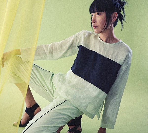 Model i bukser fra Bitte Kai Rand. Tekst: bukser