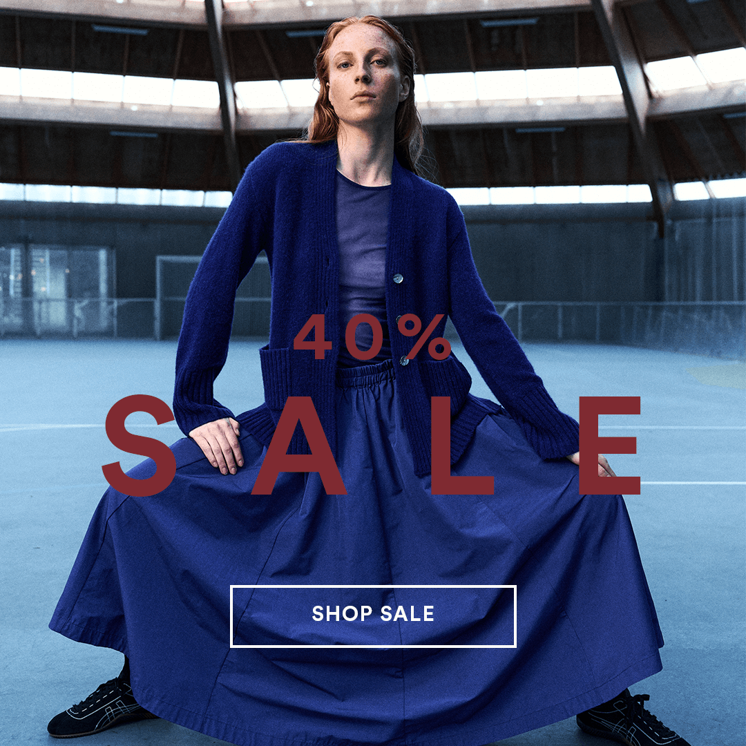 Model i blå Bitte Kai Rand styles. Tekst: 40% sale. Knaptekst: shop sale